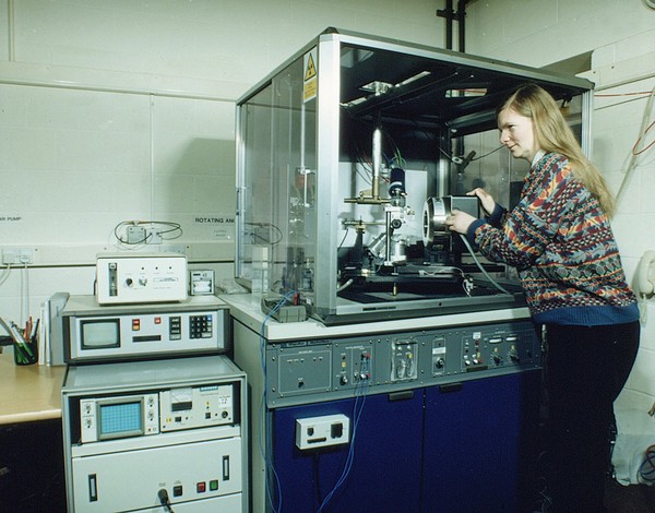 Researcher in molecular physics laboratory