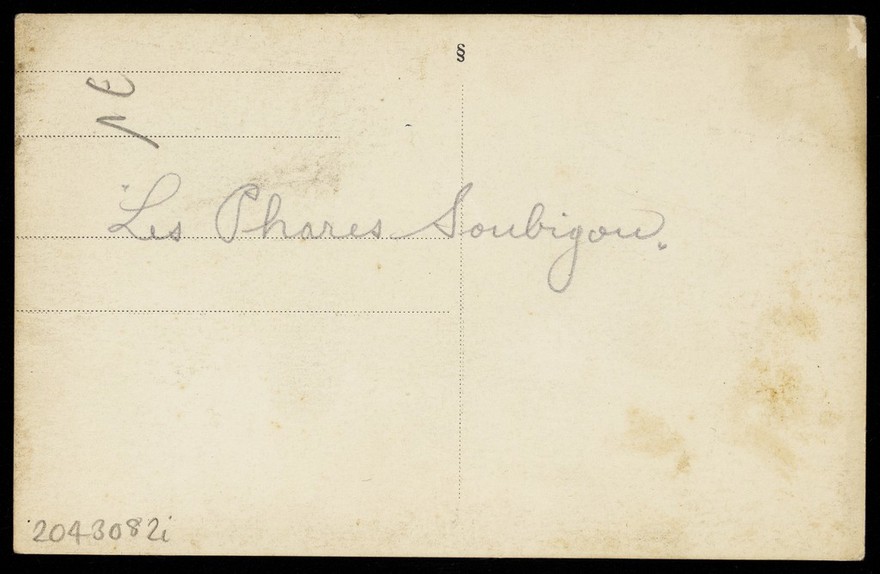 French or Belgian soldiers performing "Les phares Soubigou". Photographic postcard, 191-.