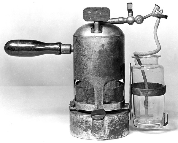Carbolic spray. Made in London.