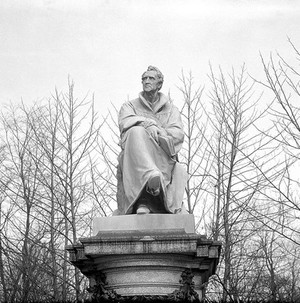 view Statue of Justus von Liebig in Munich.