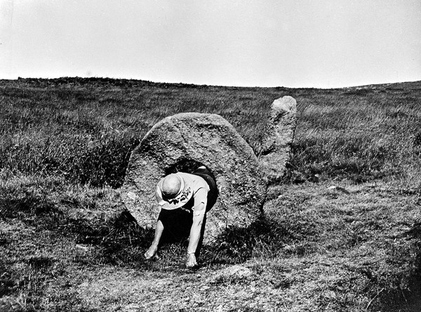 Men-an-tol, neolithic stone hoop in Cornwall