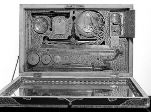 view Persian case of balances.