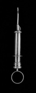 Anel syringe from 17th century.