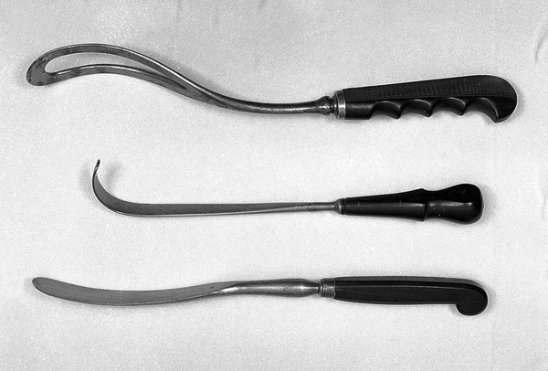 Obstetrical instruments: 3 vectis