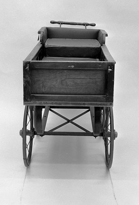 Spinal carriage: early 20th century