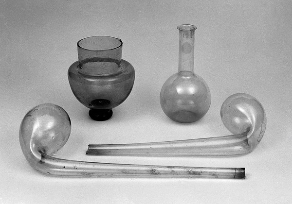 Laboratory Apparatus: glass.