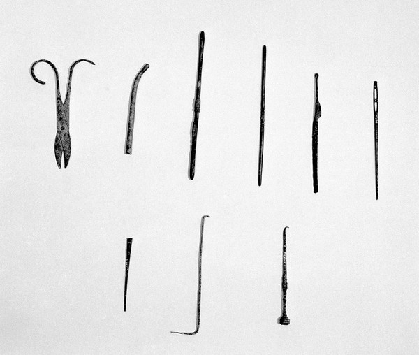 Ancient Roman and Greek surgical instruments (1-9)