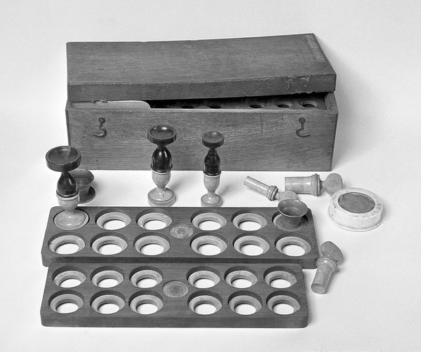 Cachet making apparatus