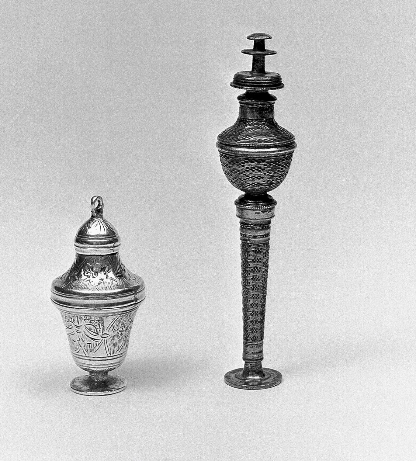 Silver Vinaigrette Bottle For Holding Aromatic Vinegar