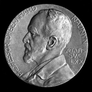 Medallion portrait of Bernard Naunyn