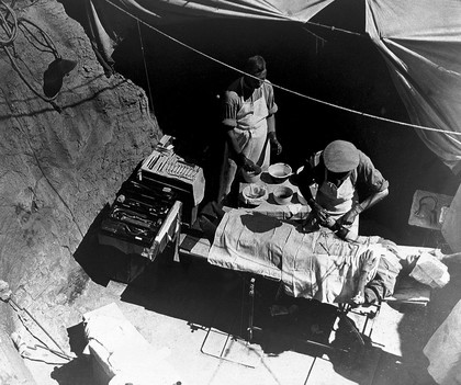 Photograph: field surgery in the Dardanelles, 1915