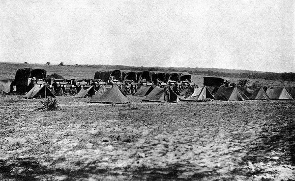 World War I: motorized field hospital; bivouac.