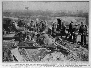 view World War One: first aid on the battlefield, Somme.