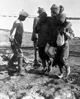 World War One: transport of wounded.