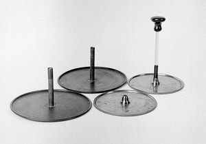 view Apparatus used by Galvani - electrophores