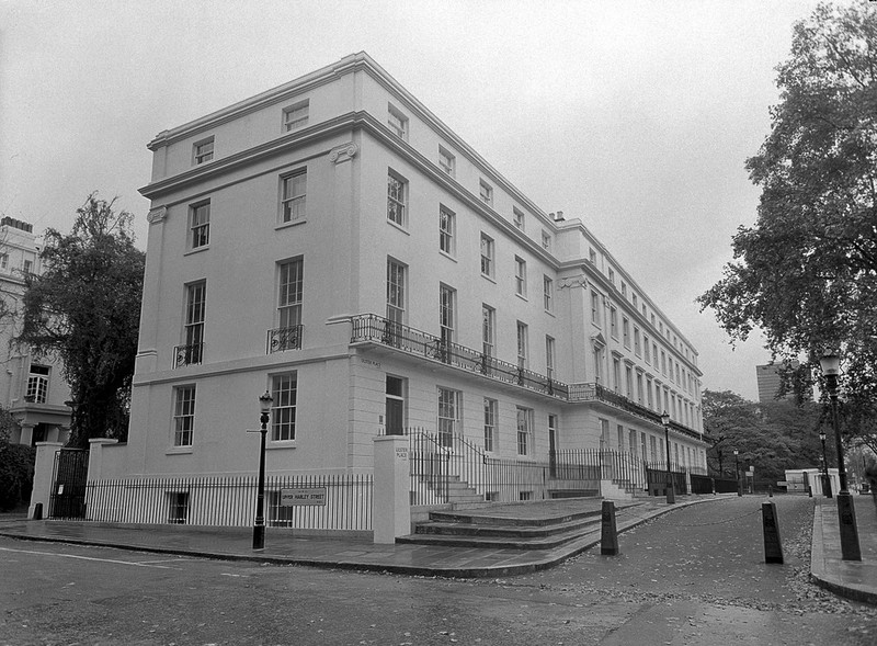Wellcome Trust, offices at 1, Park Square West, London, NW1., by Chris Carter
