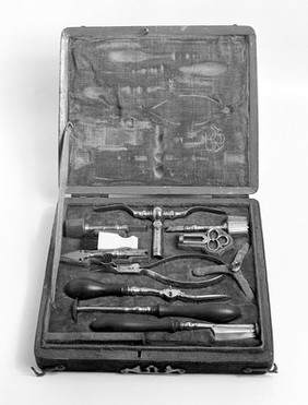 Case of instruments for trephination; English.