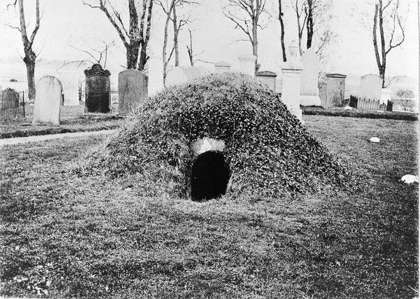 Subterranean vault in graveyard at Belhelvie, Aberdeenshire