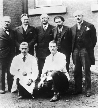 Seven of the early researchers on penicillin. Photograph, 194- (?).