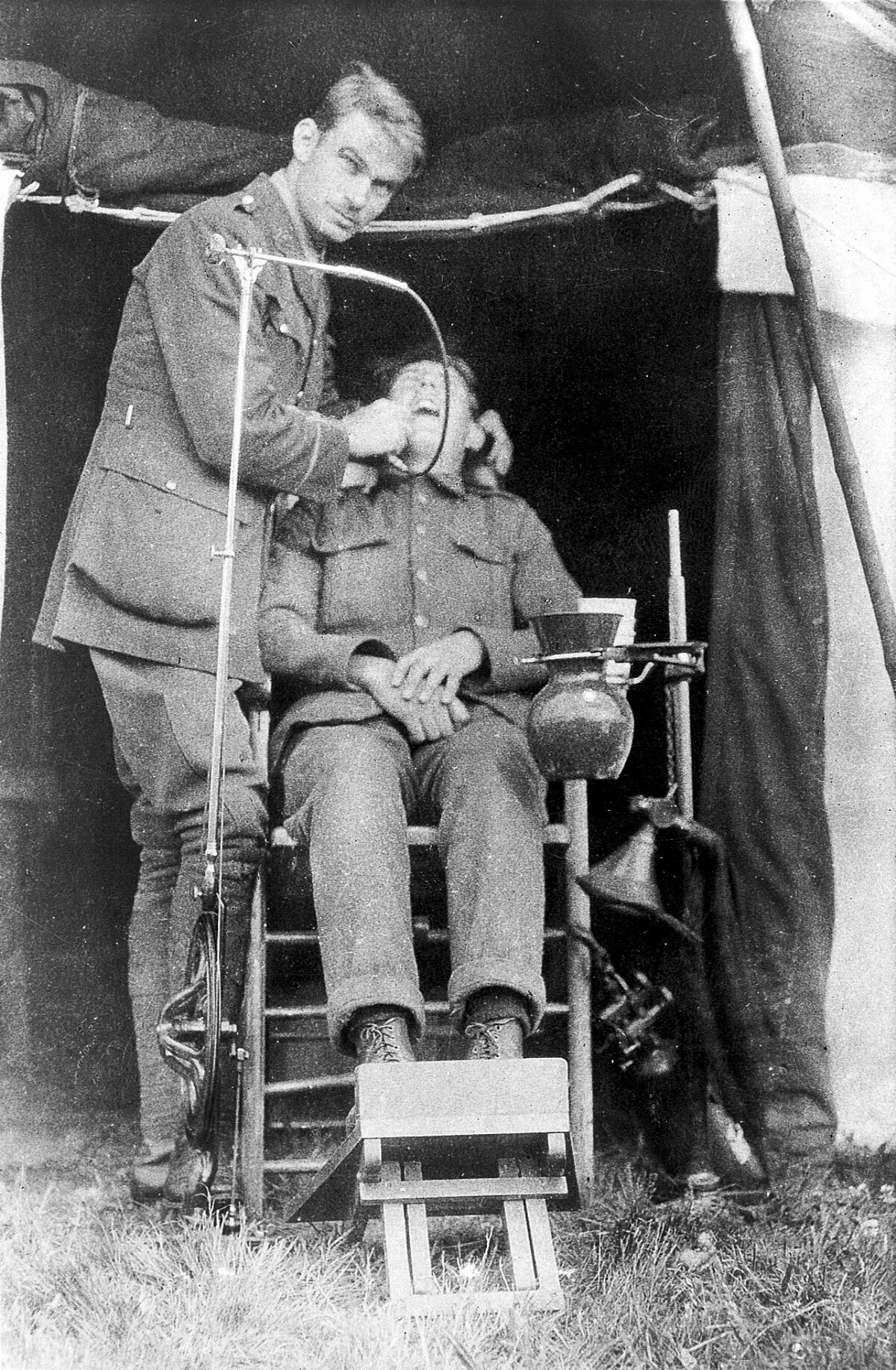 A field dentist in t\u2026 | Wellcome Collection