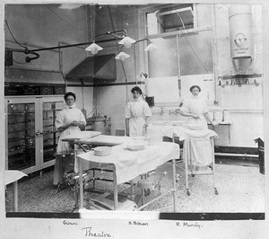 view St Bartholomew's Hospital, Operating theatre with nurses.