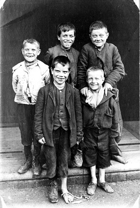 Group of Plaistow children, 1904.