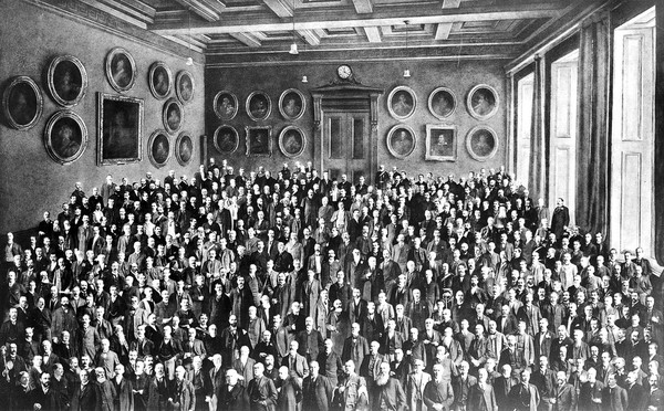 Fellows of the Royal College of Surgeons of Edinburgh. Photograph by Barclay Bros., 1902.