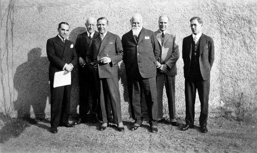 Leipzig, Germany: medical historians: group portrait. Photograph, 1929.