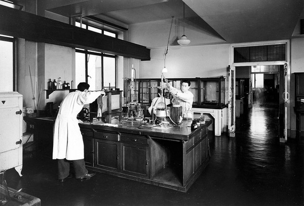 Wellcome laboratories of Tropical Medicine, c. 1955