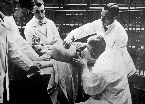 Operation at University College Hospital 1899