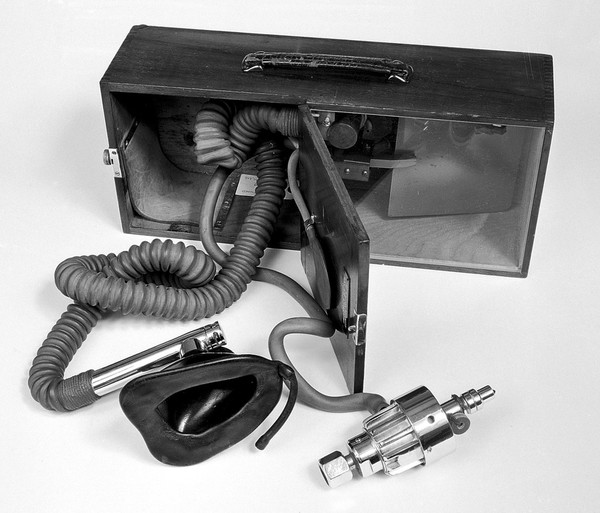The Walton-Minnitt Gas Air Apparatus, circa 1937