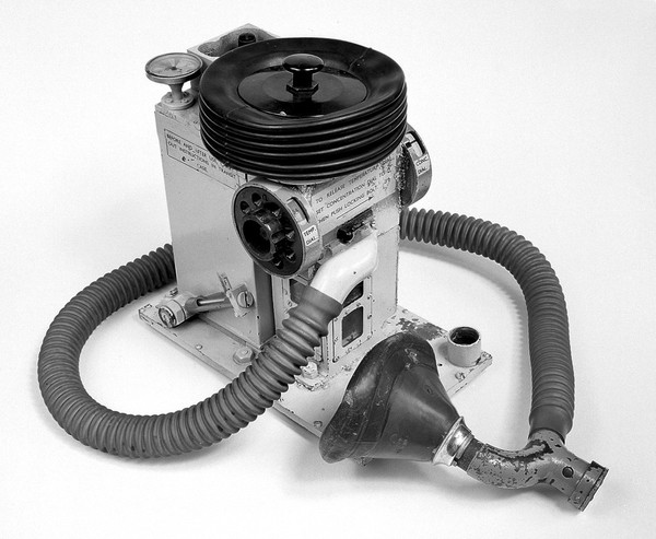 Photograph: 'E.S.O.' Chloroform apparatus.