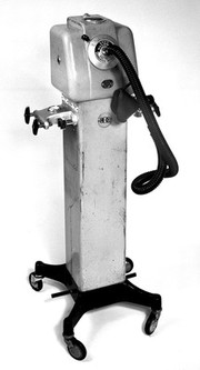 Photograph of a Engstrom respirator Modell 1