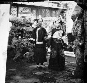 view Manchu bride in her wedding clothes