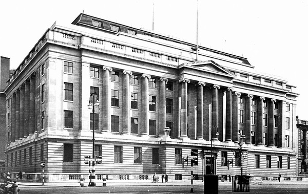 Photograph: the Wellcome Building, Euston