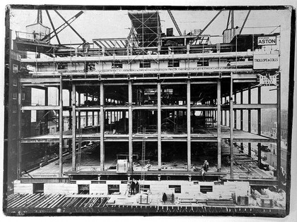 The Wellcome Research Institution building, Euston Road, London: erection of steel structure. Photograph, 1931/1932.