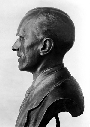 view Bust of E.rnst Henry Starling at University college, London, 1933.