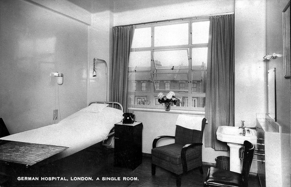 The German Hospital, Dalston: a room for a single patient, probably in the new wing (1936). Photograph.