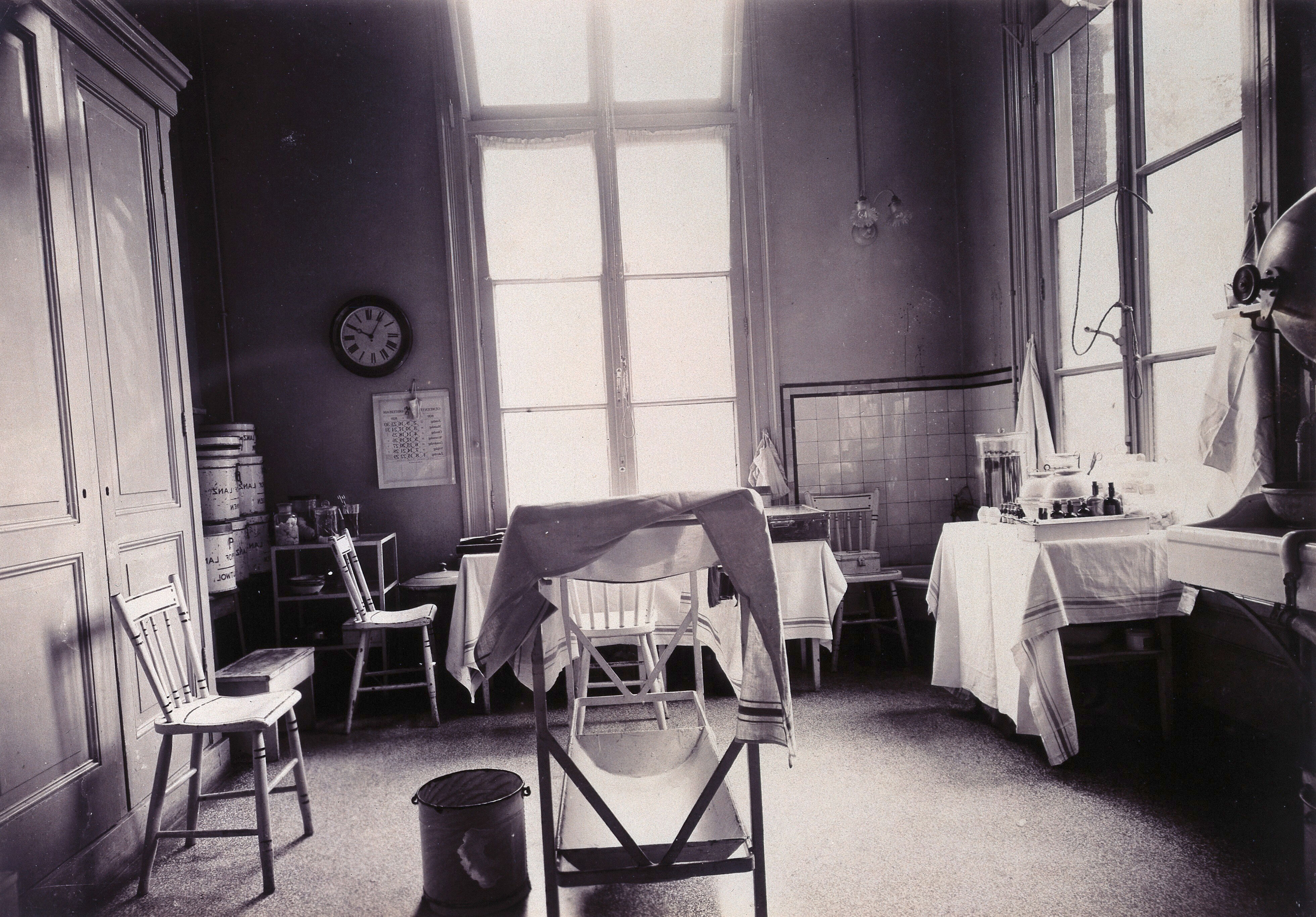 The Operating Theatre Of Otto Lanz Amsterdam Photograph