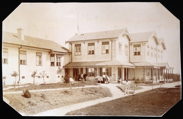 Highlands of Brazil Sanatorium, São Paulo: exterior. Photograph.