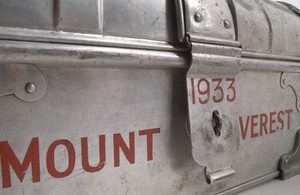 view Tabloid medicine chest used on 1933 Mount Everest Expedition