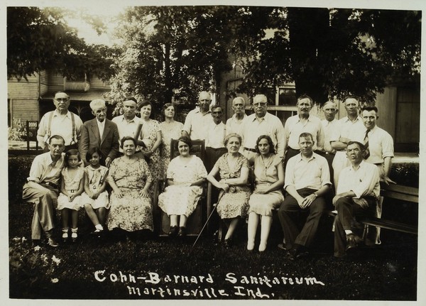 Cohn-Barnard Sanitarium, Martinsville, Indiana: patients (and staff?) Photograph by Vista Studio, 1926/1929 (?).