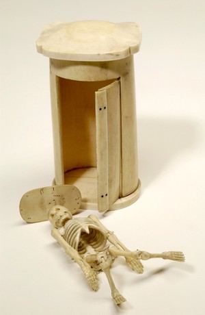 view Memento Mori - ivory Skeleton