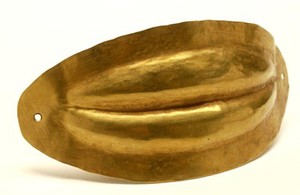 view Beaten gold lips, found in Cyprus, supposed to ba a Mycenean amulet.