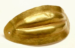 view Beaten gold lips, found in Cyprus, supposed to ba a Mycenean amulet.