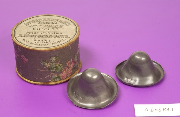 Nipple shields and box