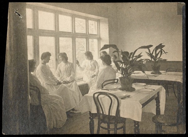 Packing girls in the dining room, Dartford