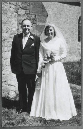 Jean and Mounteney Wellcome on their wedding day, 30/05/1960