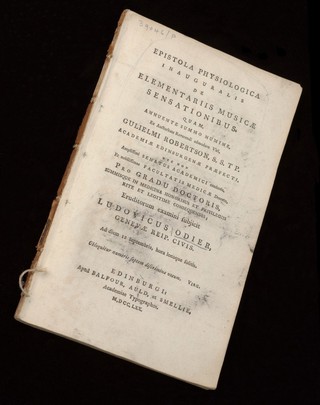 Epistola physiologica inauguralis de elementariis musicae sensationibus / [Louis Odier].