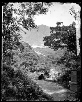 Mar Nu [?] peak, Hong Kong. Photograph by John Thomson, 1868/1871.